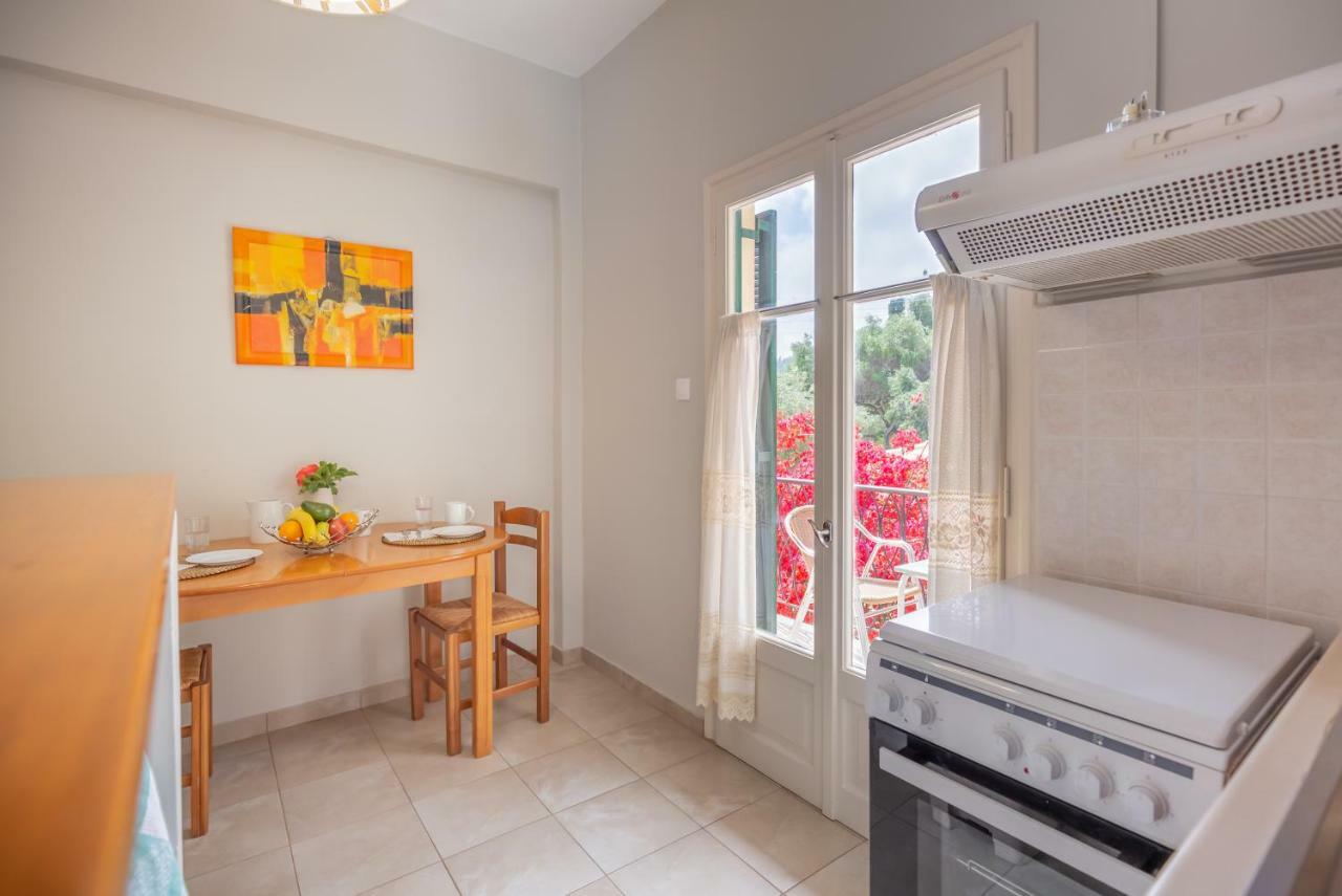 Rapanos Apartments Παλαιοκαστρίτσα Εξωτερικό φωτογραφία